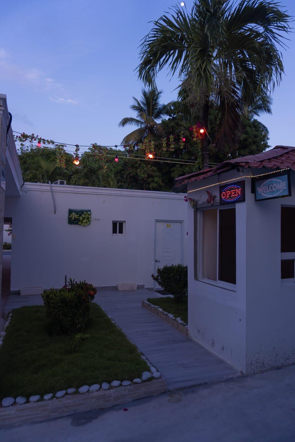 Hotel1325 باني المظهر الخارجي الصورة